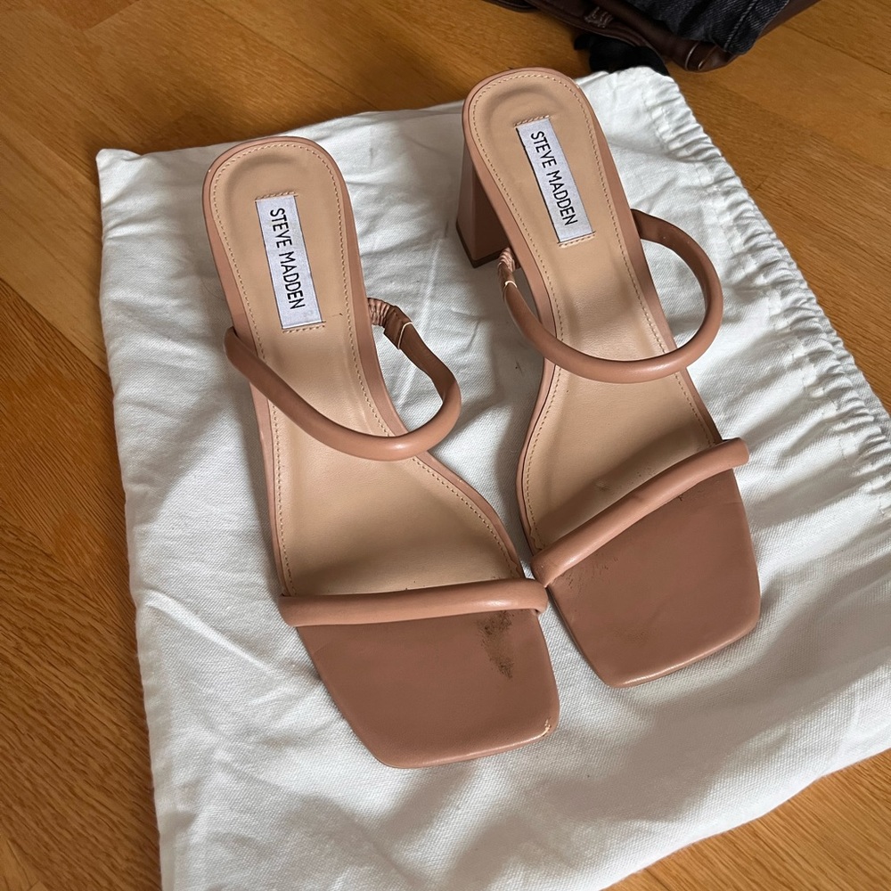 Steve Madden nude block heels